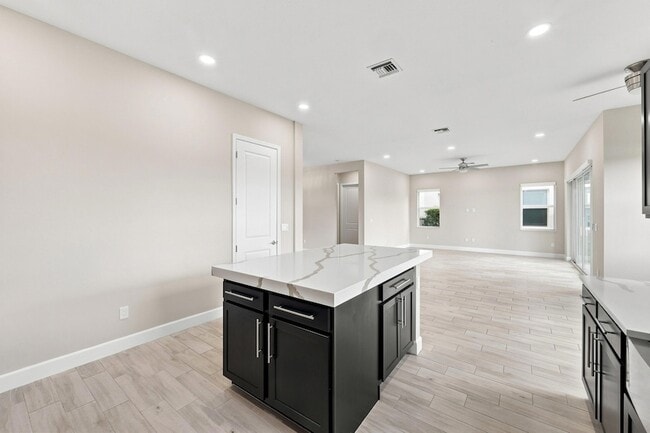 Building Photo - 5608 Macoon Wy