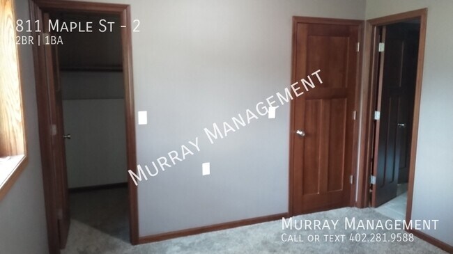 Building Photo - 811 Maple St