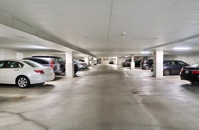 Building Photo - 120 Wyllis Ave