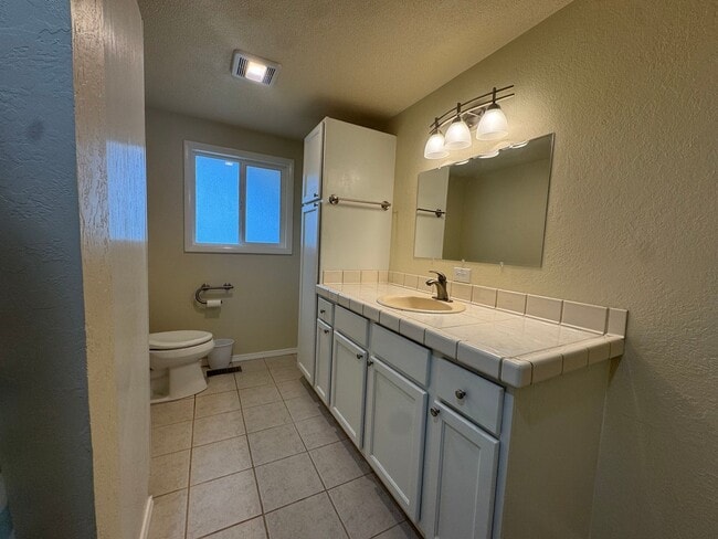 Building Photo - River Front Property