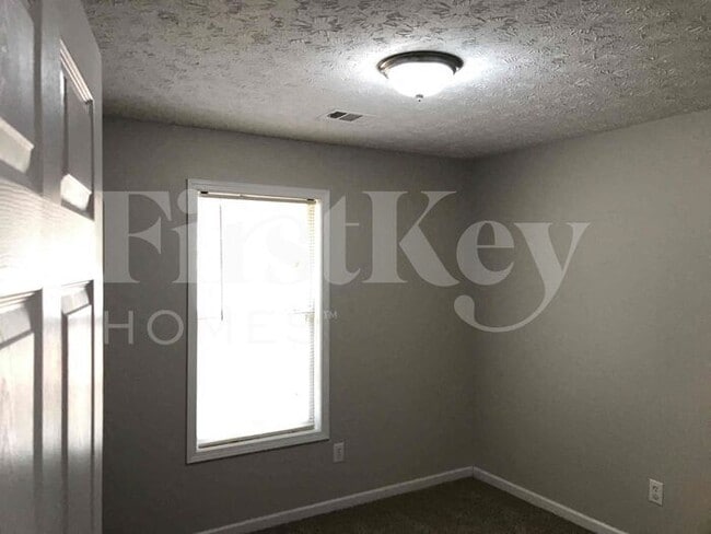 Building Photo - 8118 Birch Walk Dr