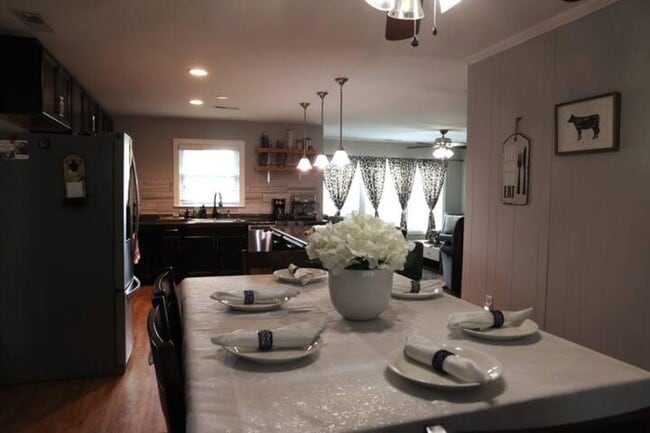 Building Photo - 5321 Autumn Dr