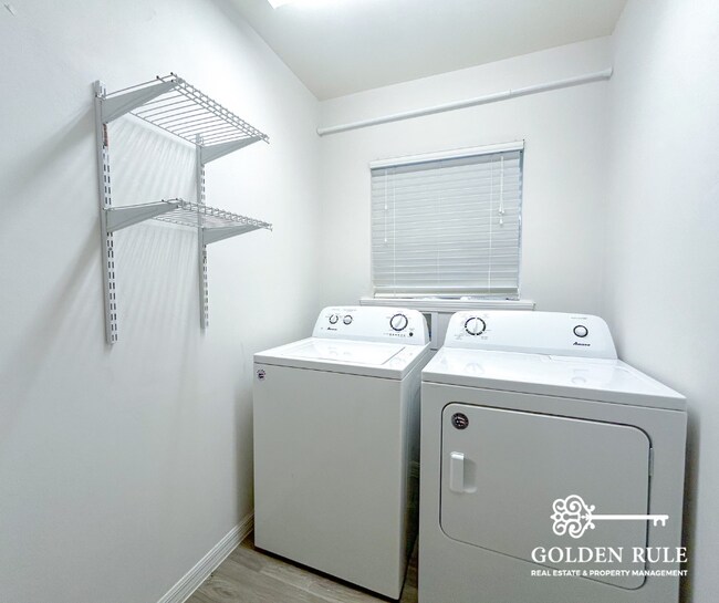 Building Photo - 2738 SE 21st Rd