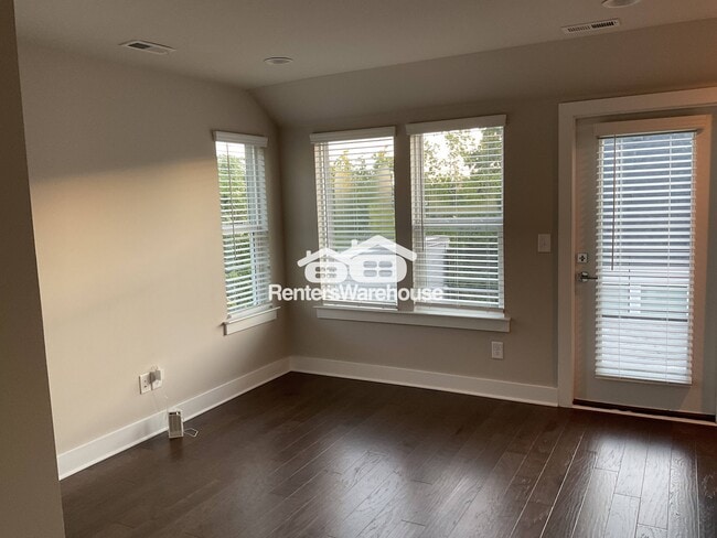 Building Photo - 1319 Millpark Ln