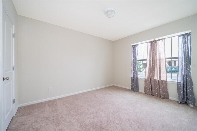 Building Photo - 1941 Summer Serenity Dr