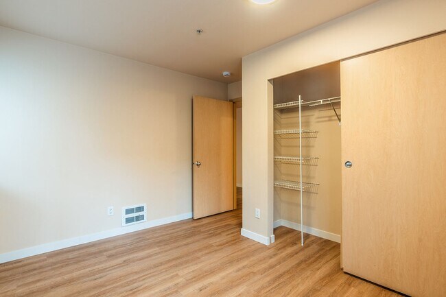 Interior Photo - Hillside 411
