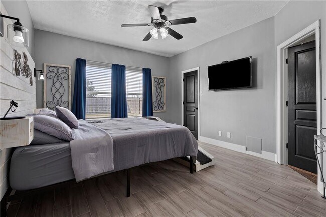 Building Photo - 7529 Topaz Way