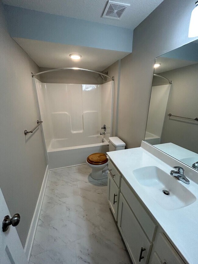 Building Photo - Coming November 2025! Spacious 4 Bed / 2 Bath Home for $1,925/Month