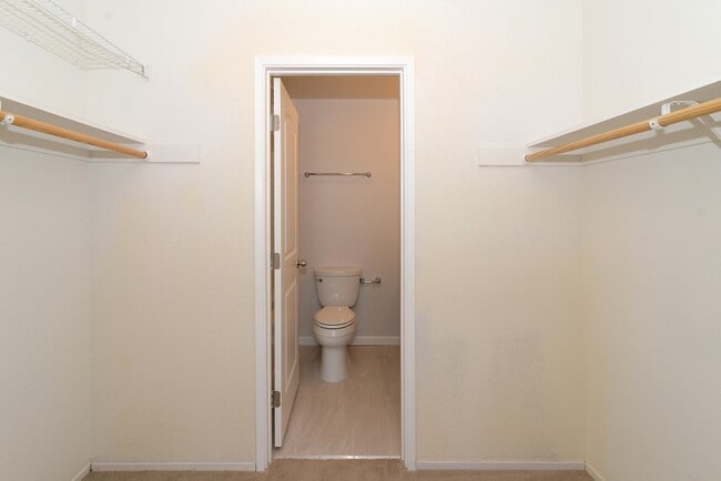 Building Photo - 333 18th Ave