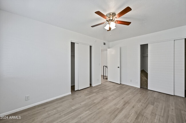 Building Photo - 1321 N 84th Pl