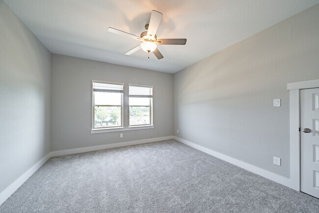 Building Photo - 10916 Brambling Wood Dr