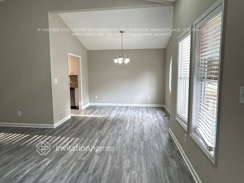 Building Photo - 3442 Mustang Dr