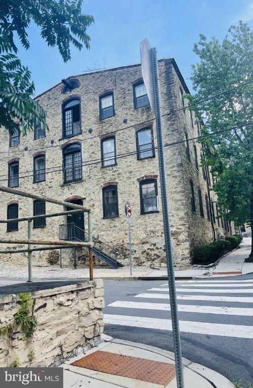 Building Photo - 374 Shurs Ln