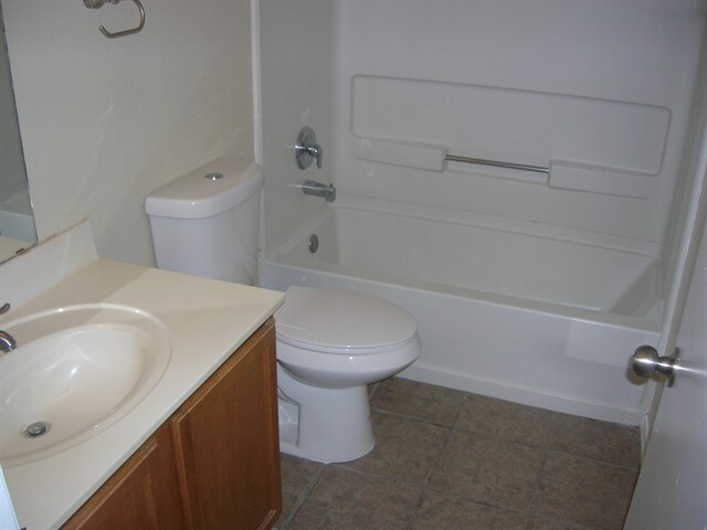 Building Photo - 10905 Serpentine Court NW