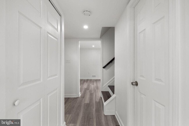 Building Photo - 8157 Community Dr