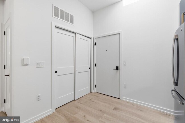 Building Photo - 203 S 13th St