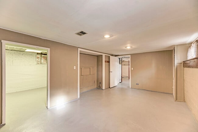 Building Photo - 4915 Edward Ave