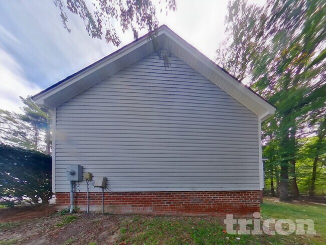 Building Photo - 1003 Cambridge Oaks Dr