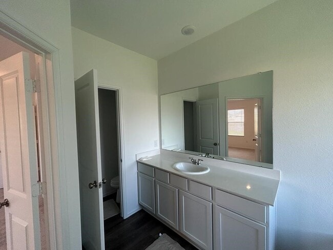 Building Photo - 7410 Hillside Arbor