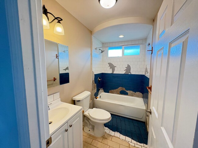 Building Photo - Three Bedroom Home