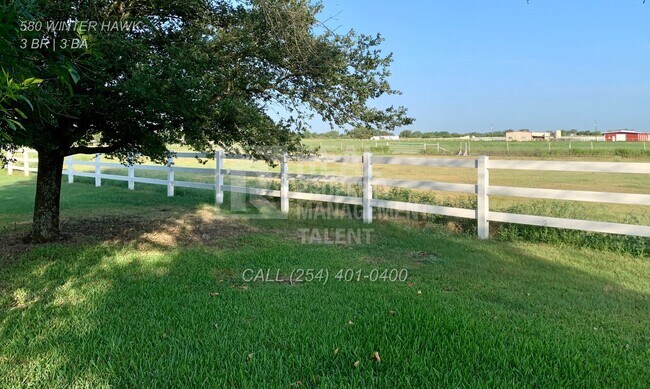 Building Photo - 3 Bedroom, 3 Bathroom Ranch Home with Barn...