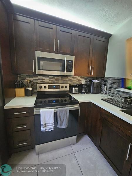 Building Photo - 2659 Carambola Cir N