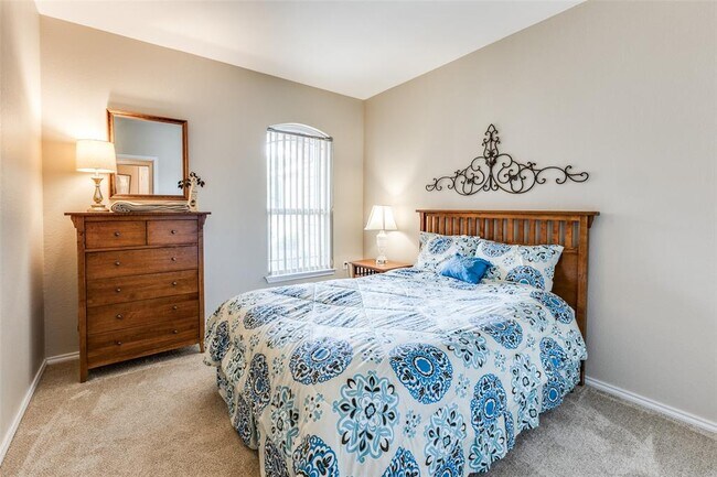 Building Photo - 203 Essex Ln