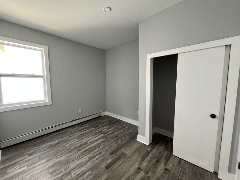 Building Photo - 61 Orient Ave