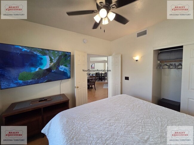 Building Photo - NE off Wrightstown & Pantano 3/2 with pool, patio and loads of upgrades