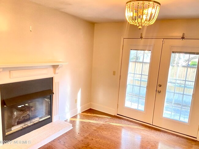 Building Photo - 400 Georgetown Ct