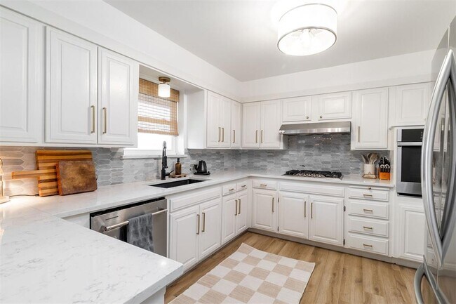 Building Photo - 4824 NW 73rd St