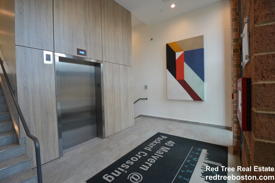 Building Photo - 74 Ashford St
