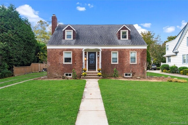 Primary Photo - 66 Denton Ave