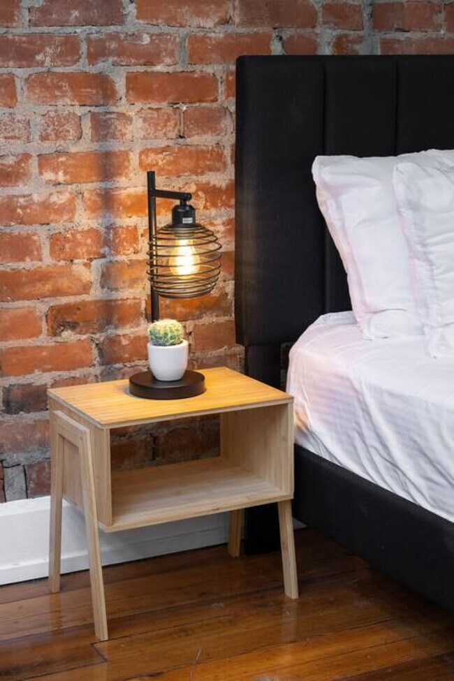 Building Photo - 100 E 13th St