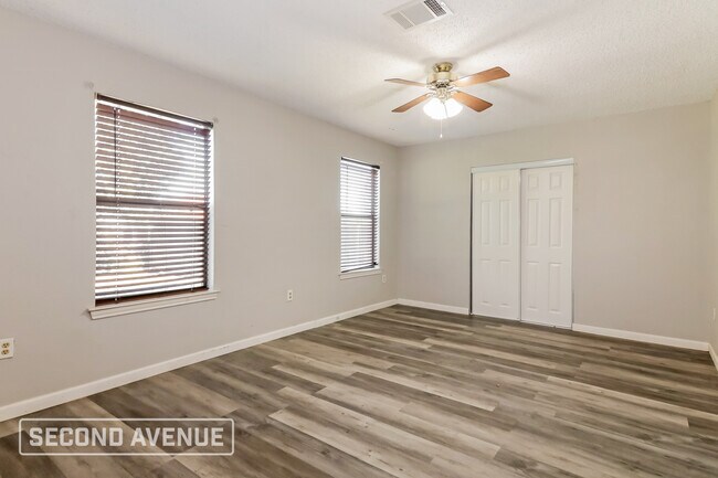 Building Photo - 622 Martingale Trail