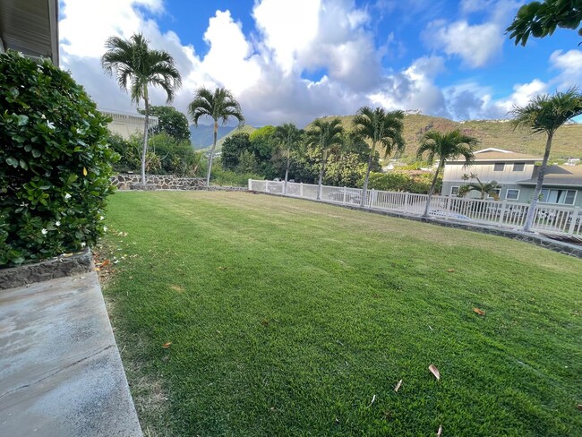 Building Photo - 1 bedroom 1 bath close to town