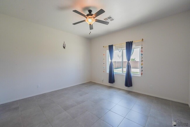 Building Photo - 3457 W 39th Ln