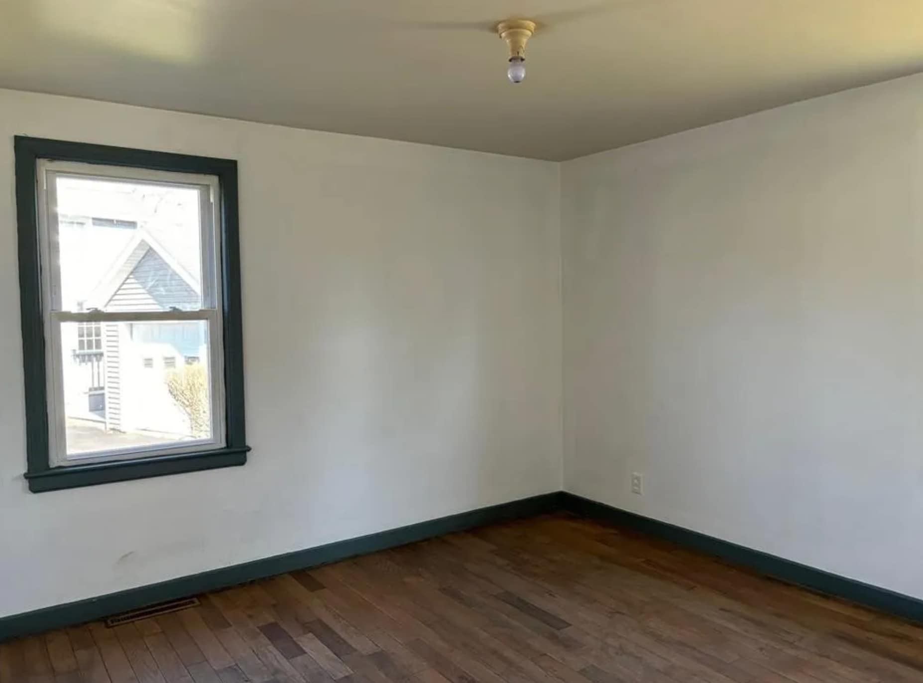 Building Photo - 32 Dewitt Dr