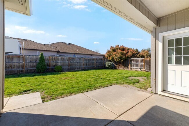 Building Photo - 2540 Bethany Ct