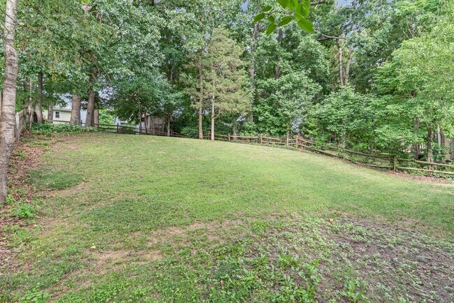 Building Photo - Beautifully Remodeled 4BR Ranch in Matthews