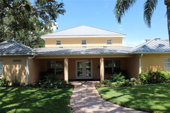 Building Photo - 4410 Fairways Blvd