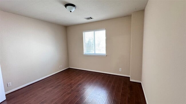 Building Photo - 2211 Bent Bow Dr