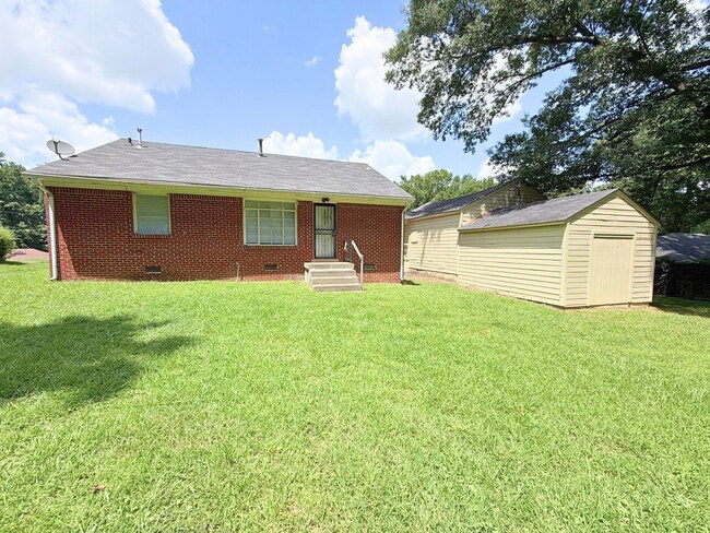 Building Photo - 799 Rosebanks Rd