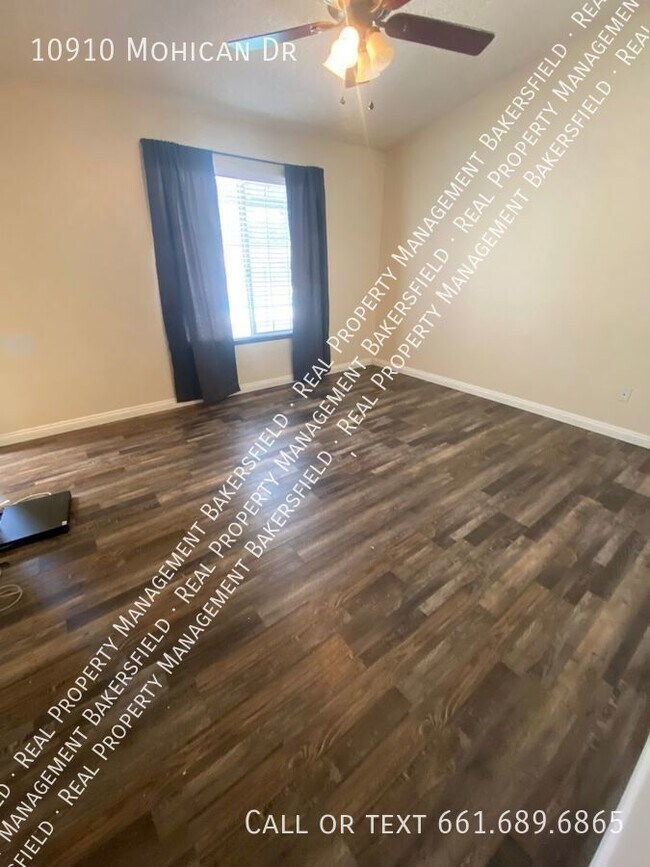 Building Photo - 10910 Mohican Dr - Zero Deposit, Ask us How!