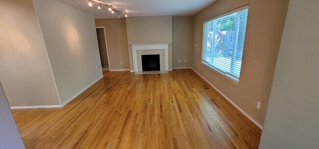 Building Photo - 17077 NW Elk Run Dr