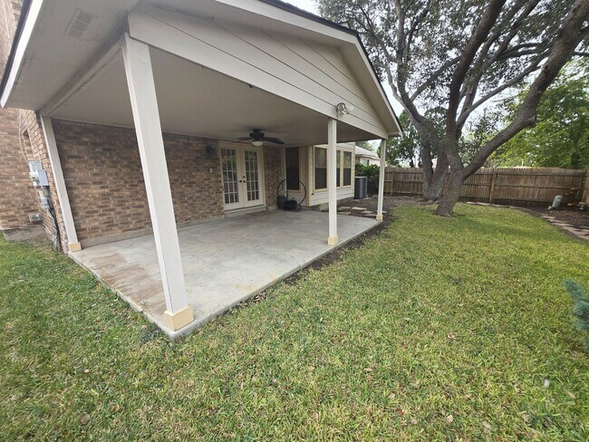 Building Photo - 8007 Sunshine Trail Dr