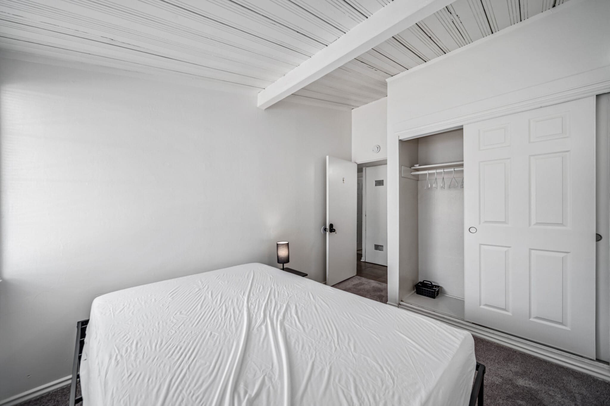 Rooms for Rent-Room 3 - 45426 10th St W