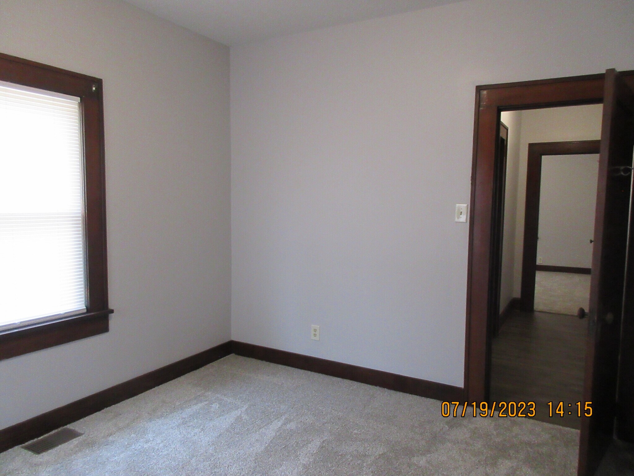 Building Photo - 1019 W 7th St