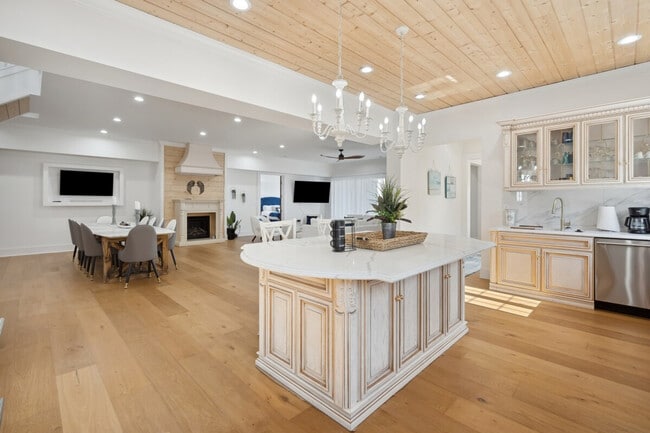 Building Photo - 509 Debordieu Blvd