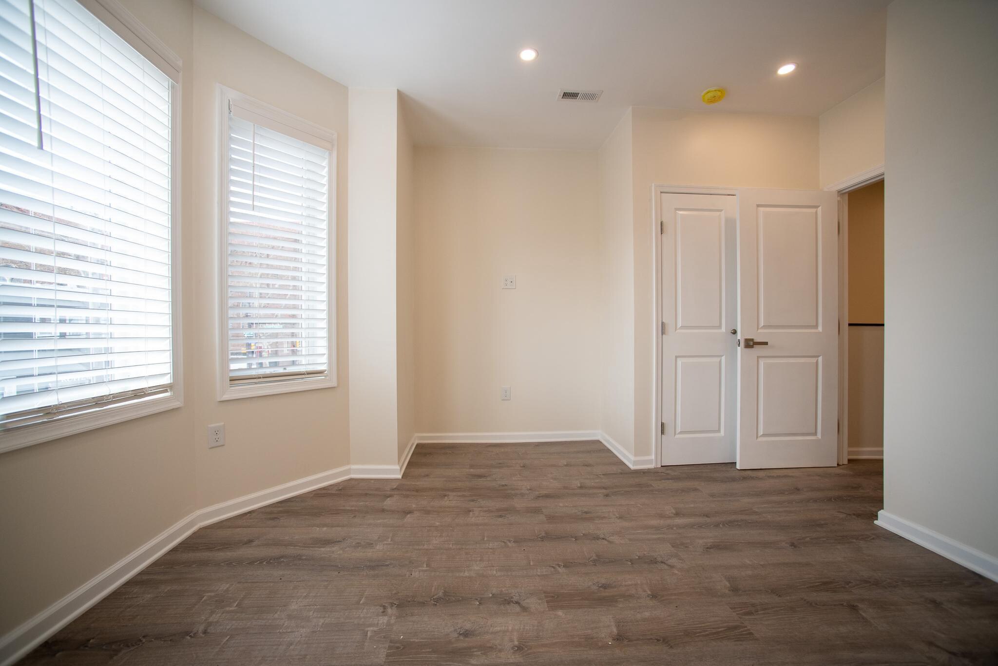 Building Photo - 2049 Snyder Ave